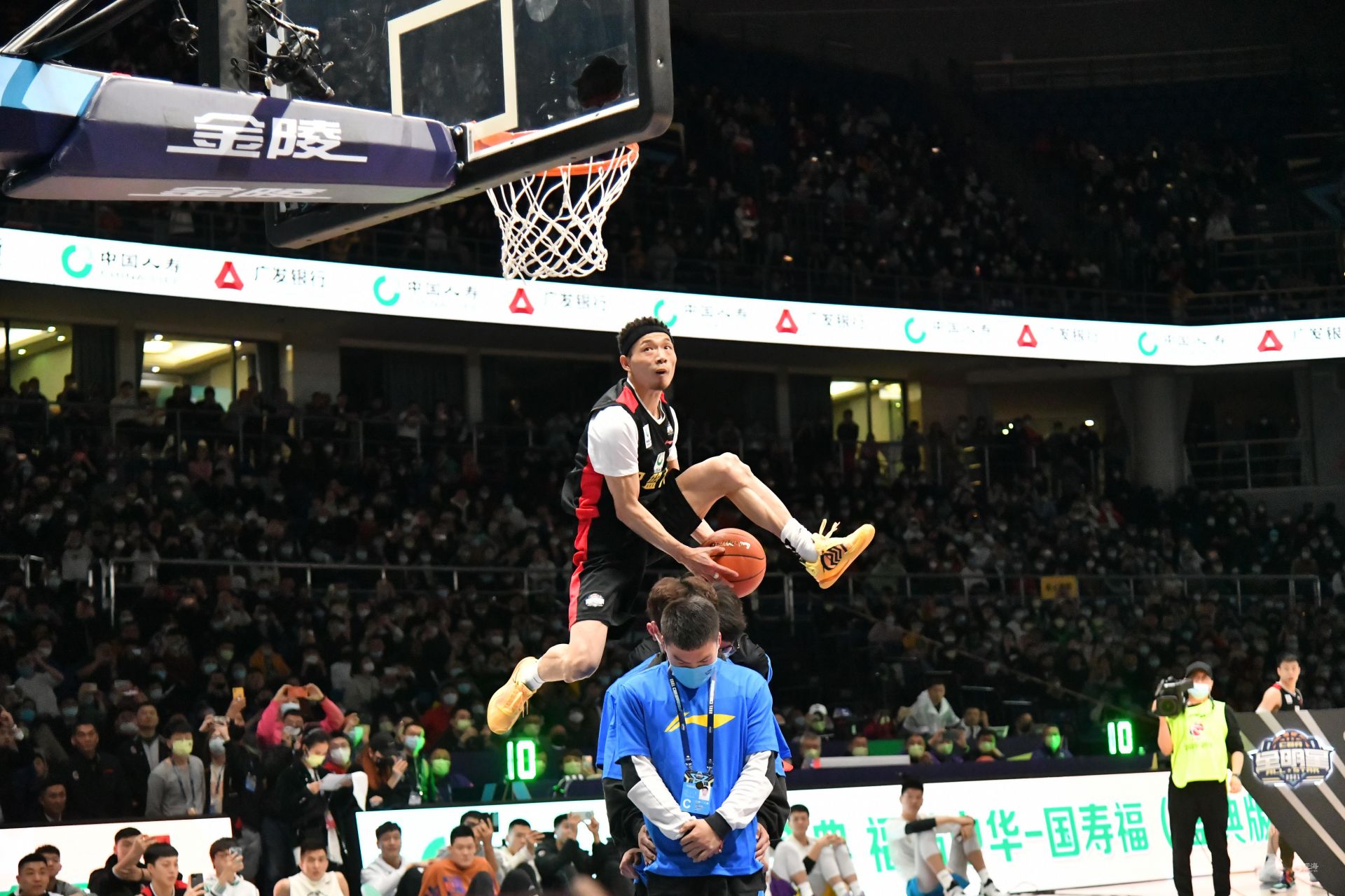 据要合并场 据要合并场
